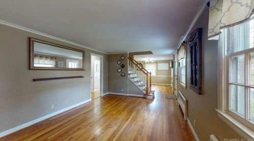 57 Knollwood Rd, Farmington CT 06032-1013 exterior