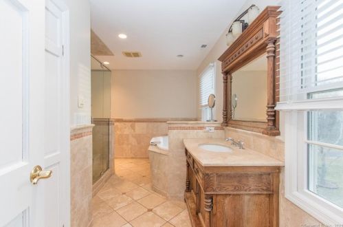 24 Duck Pond Pl, Wilton CT 06897-2704 exterior