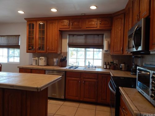 1118 Lee Ave, Fullerton CA 92833-4014 exterior