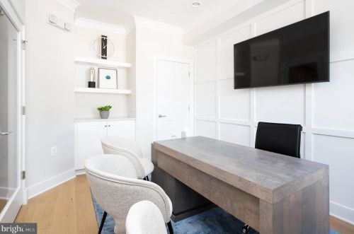 10272 Grosvenor Pl, Rockville MD 20852 exterior