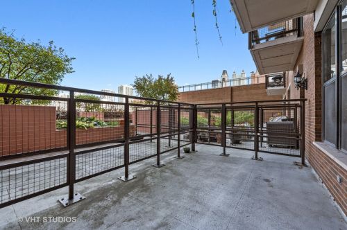 849 Franklin St, Chicago IL  60610-8793 exterior