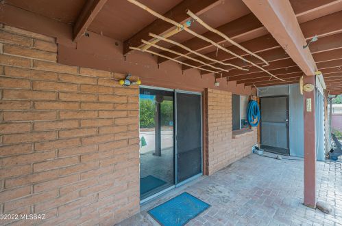 9151 Deer Trl Cir, Tucson AZ 85710-8034 exterior