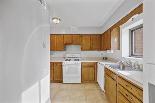 314 Frst Grn Dr, Moon Twp PA 15108-2763 exterior