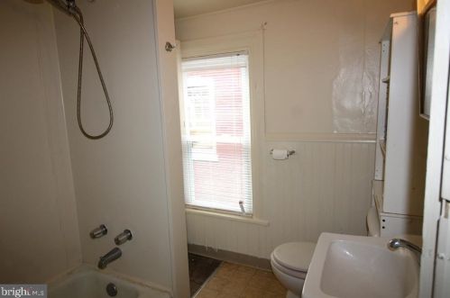 725 Columbia Ave, Lancaster PA 17603-3635 exterior