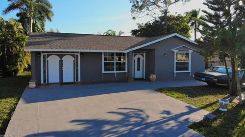 5230 Dixie Dr, Naples FL 34113-7680 exterior