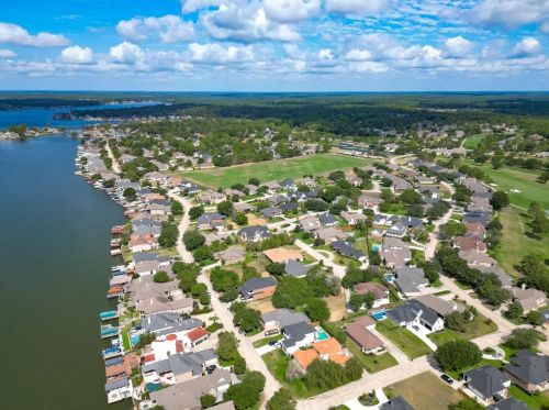 146 Bermuda Cir, Montgomery TX 77356-8205 exterior