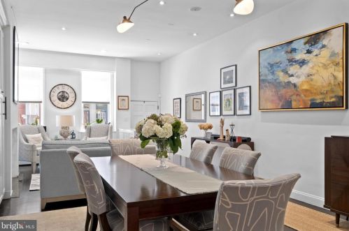 310 16th St, Philadelphia PA  19102-4907 exterior