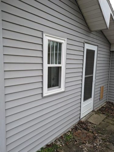 320 Buchanan Ave, Kalamazoo MI  49001-5320 exterior