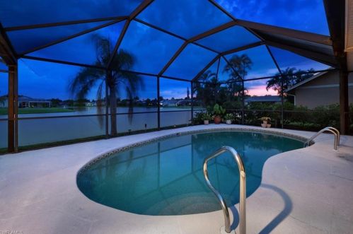 3332 Arlette Dr, Naples FL 34109-1511 exterior