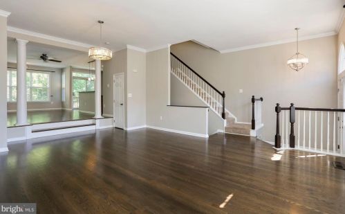 3396 Governors Crest Ct, Alexandria VA  22310-2335 exterior