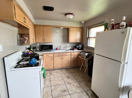 5734 76, Milwaukee WI 53218-2256 exterior