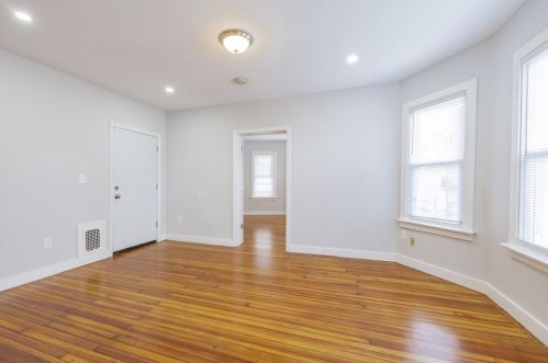 100 Massasoit St, Springfield MA 01107-1723 exterior