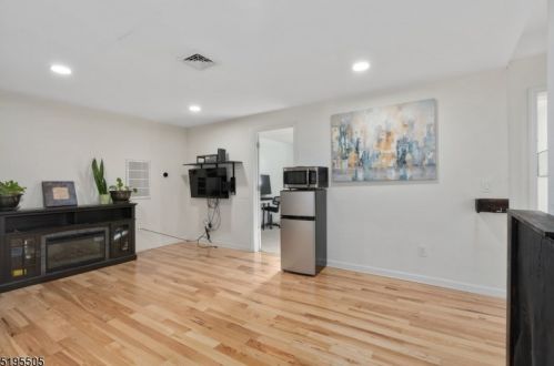 7 Berry Rd, Wantage NJ 07461-3009 exterior