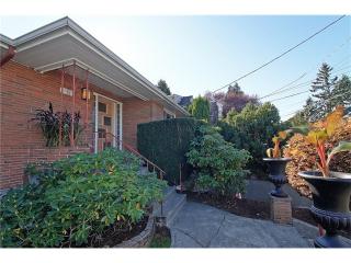 923 76 St, Seattle WA  98103-4725 exterior