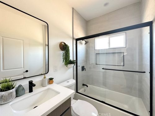 14081 Carfax Ave, Tustin CA  92780-5123 exterior