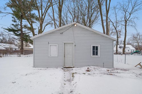 497 Mclaughlin Ave, Meskegon MI 49442-3970 exterior