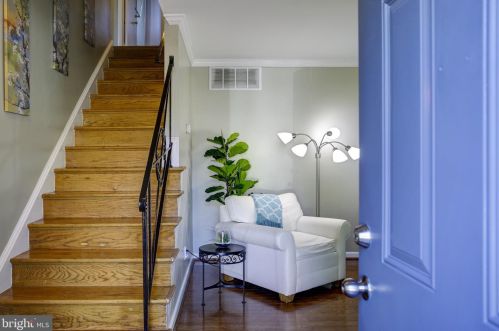 10101 Greenock Rd, Silver Spring, MD 20901-2032