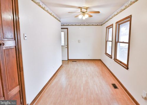 1201 Clagett Dr, Rockville MD 20851-2116 exterior