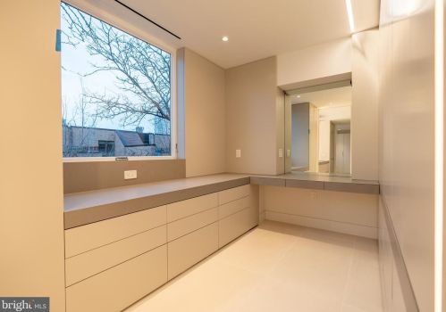 110 Delancey St, Philadelphia PA 19103-6409 exterior