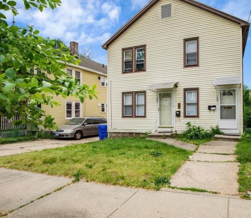 102 Middlesex St, Springfield MA  01109-2819 exterior