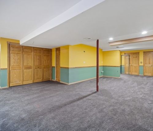 1256 Boxwood Dr, Bull Valley IL 60014-8396 exterior