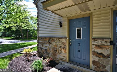 210 Foxmeadow Dr, Limerick PA  19468-1503 exterior