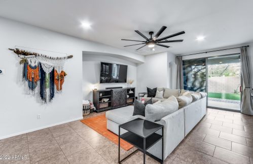 42007 45th Dr, Phoenix AZ  85086-1445 exterior