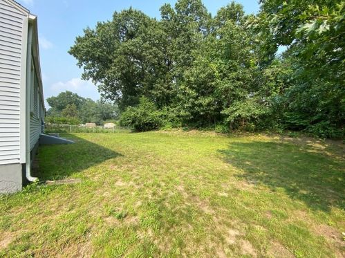 123 Mandalay Rd, Chicopee, MA 01020-3925