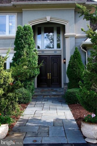 9747 Avenel Farm Dr, Rockville MD  20854-5413 exterior