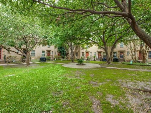 4809 Central Expy, Dallas TX  75205-3520 exterior