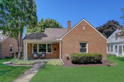 2845 84th St, Milwaukee, WI 53222-4703