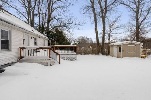 4 Ludington Rd, Worcester MA 01602-3223 exterior