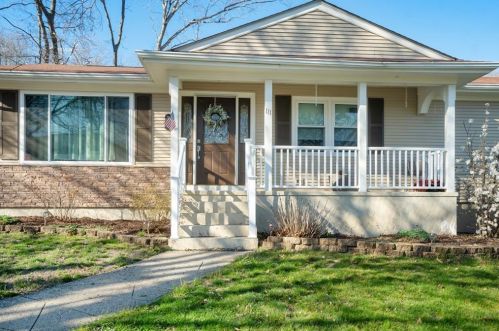 111 Orlando Dr, Providence, RI 02904-3300