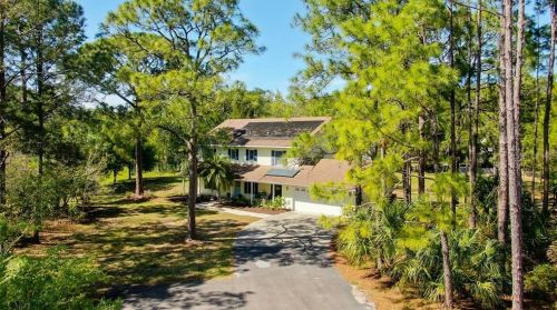 12216 Twin Br Acres Rd, Tampa FL 33626-3711 exterior