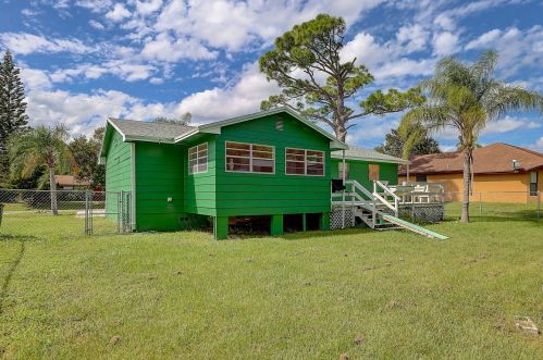 5304 Palm Dr, Fort Pierce, FL 34982-3892