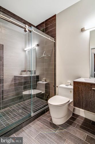 1261 26 St, Philadelphia PA 19146-4402 exterior