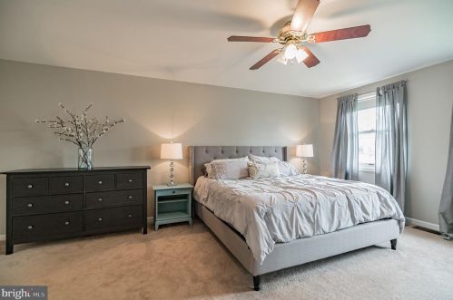 915 Standish Ave, Huntingdon Valley PA 19006-8725 exterior