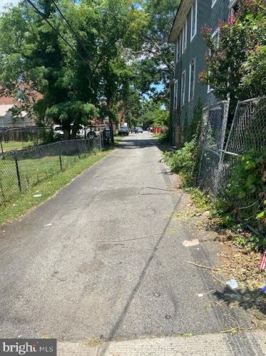 202 Trenton Pl, Washington, DC 20032-1556