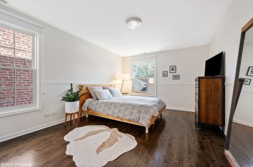 1733 Hoyne Ave, Chicago IL 60647-5541 exterior