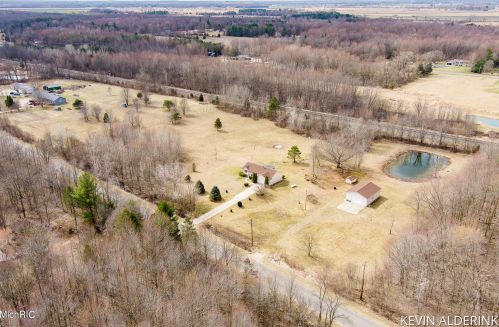 1892 56th St, Fennville MI 49408-8508 exterior