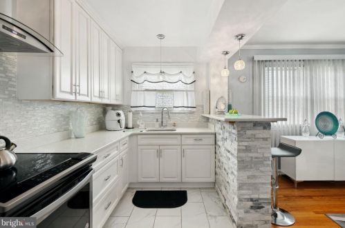 2204 Longshore Ave, Philadelphia PA 19149-1911 exterior