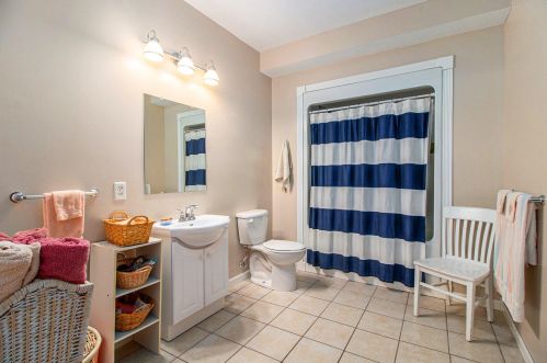 1811 Starr View Ln, Middlevle MI  49333-8066 exterior