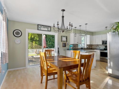 4965 Brookfield Cir, Manitowoc WI 54220-9362 exterior