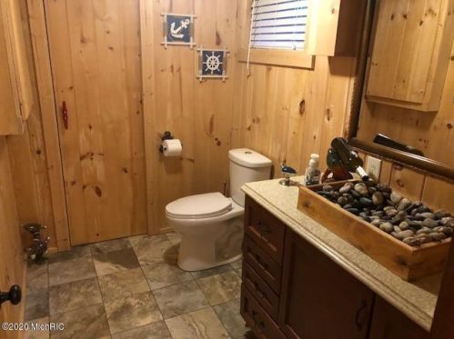 19042 Brandywine Dr, Gobles MI 49055-8691 exterior