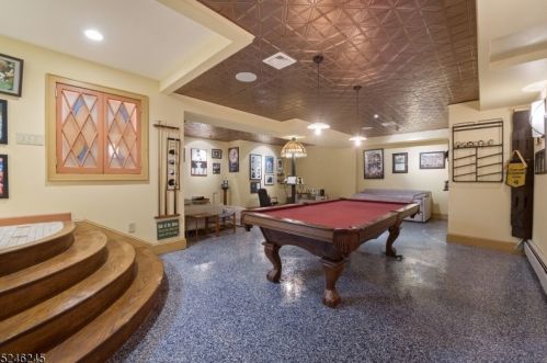 90 Spg Gdn Ave, Nutley NJ 07110-1507 exterior