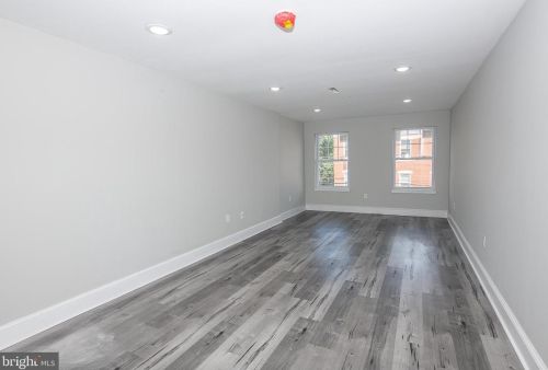 2122 2nd St, Philadelphia PA 19147-3802 exterior