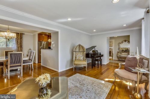 10 Grovepoint Ct, Rockville MD 20854-5505 exterior