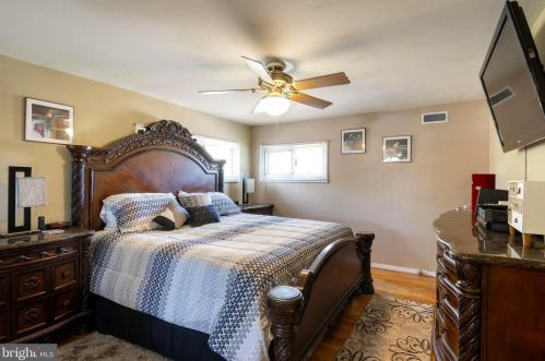 215 Ridgely Rd, Glen Burnie MD 21061-4513 exterior