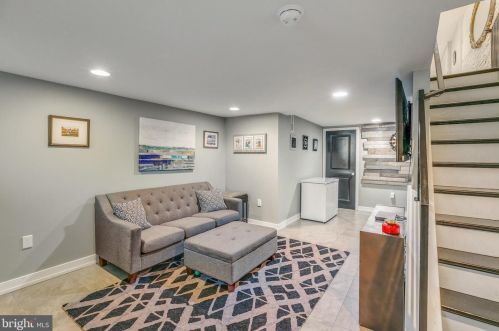 1223 Ellsworth St, Philadelphia PA 19146-2812 exterior