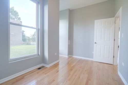 5414 Dearborn St, Chicago IL 60827 exterior